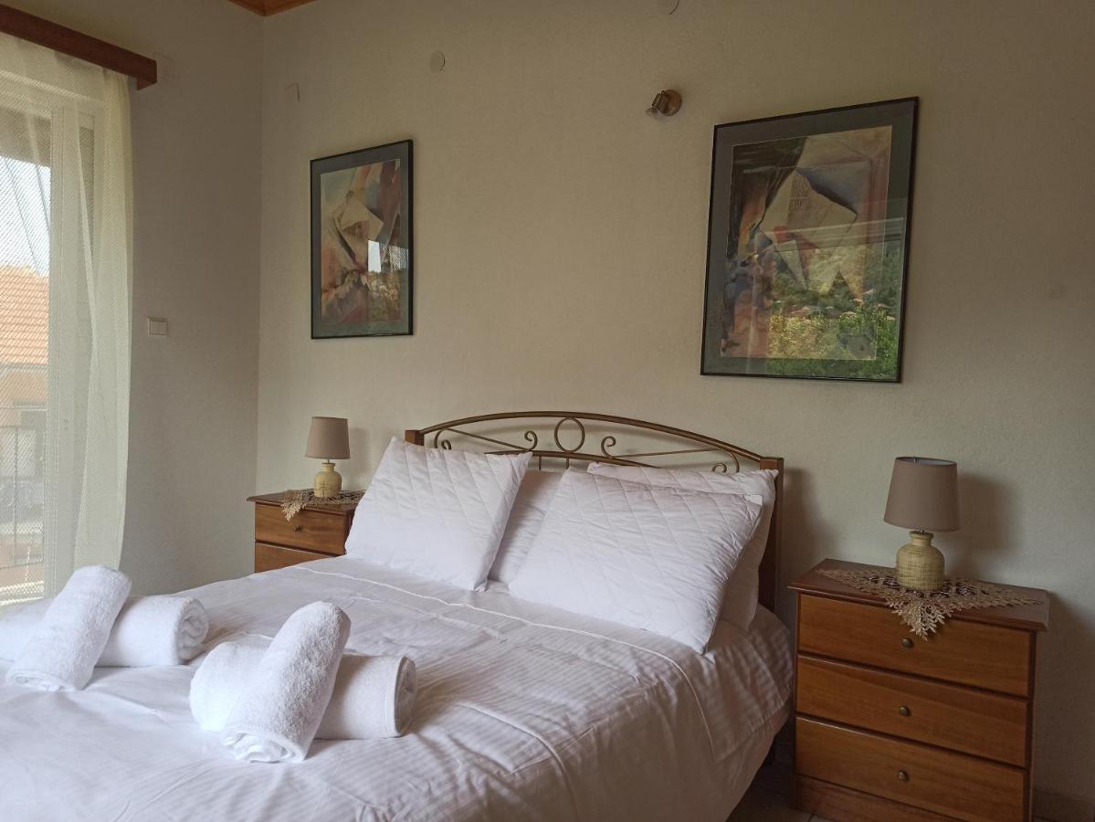 Hébergement de vacances Elli΄s House συγχρονο σπιτι στα πραμαντα *